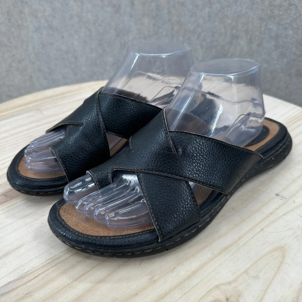 b.o.c. Born Slide Sandals Womens 10 Black Leather Toe Loop